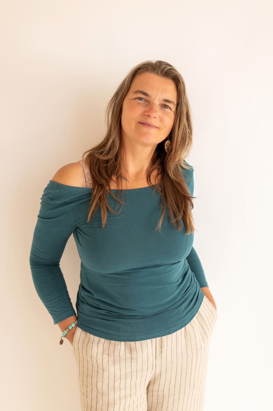 Jaroslava Voleská Specialistka na lifting, průvodkyně ženskou péčí, tvůrkyně přírodní kosmetiky<br />
